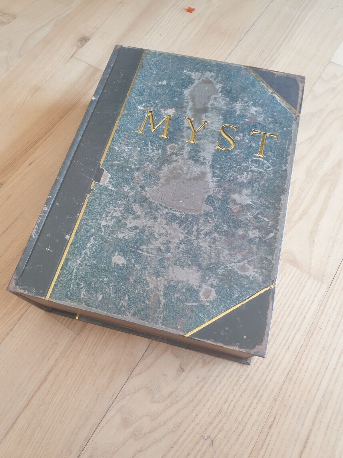 Myst Linking Book + 25th Anniversary Collection (Kickstarter Exclusive)