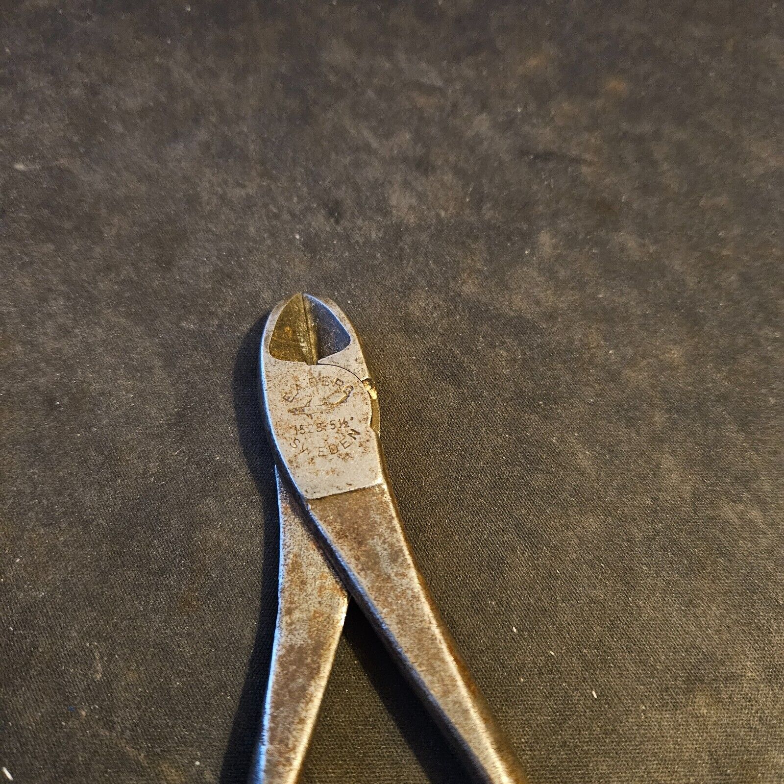 Vintage E A Berg 1528-5½"  Side-Cutting Nippers with shark motif