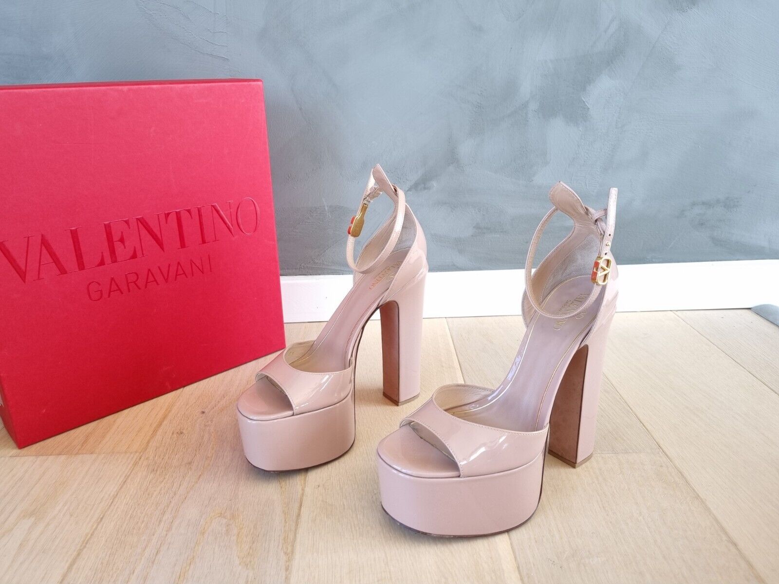 **Valentino** Beige Nude Tan-Go Patent Leather Platform Sandals Heels Sz 39