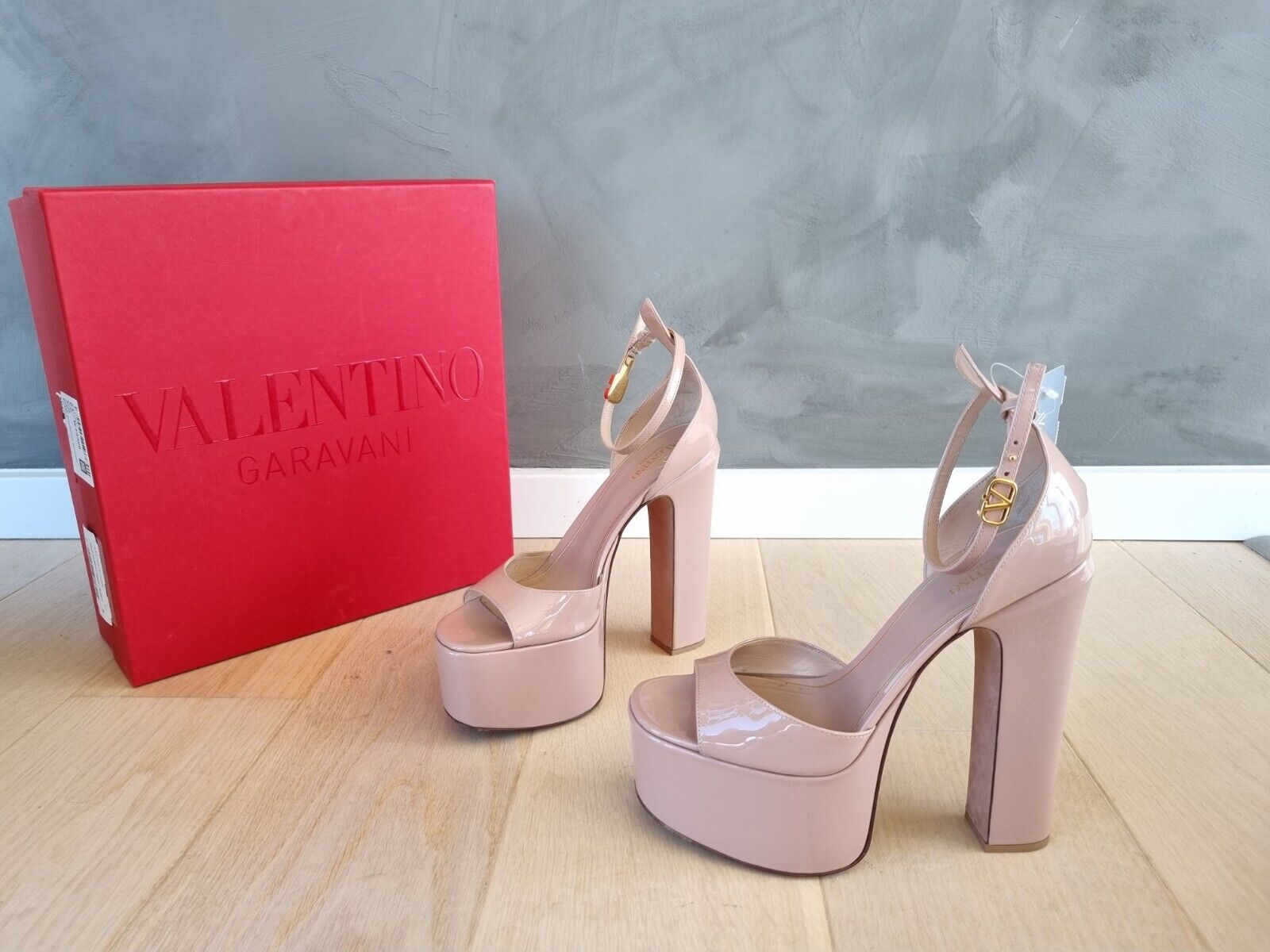 **Valentino** Beige Nude Tan-Go Patent Leather Platform Sandals Heels Sz 39