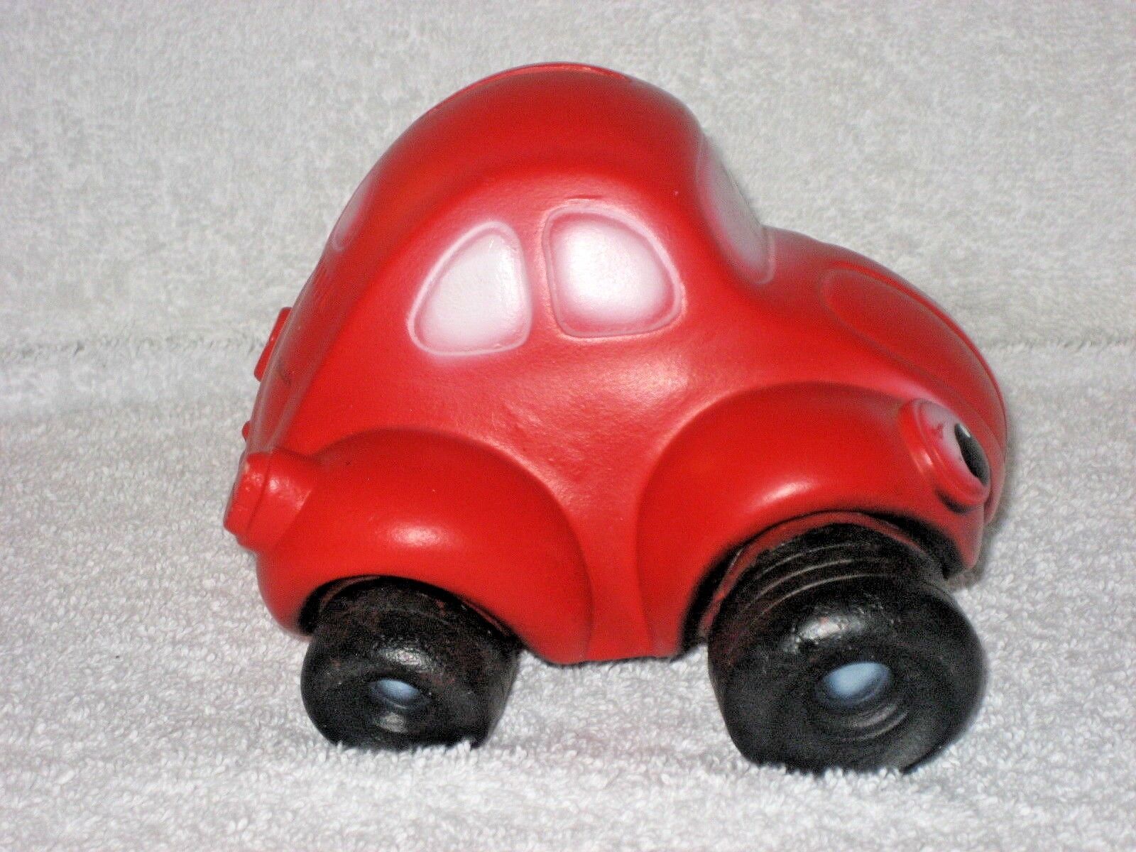 A RED BEETLE CAR Coin Bank from Denmark Sparebøsse  HORNSYLD dvp