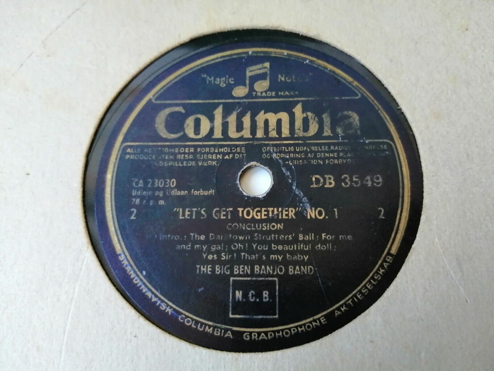 78 rpmTHE BIG BEN BANJO BAND:Let's Get Together Columbia DB3549Denmark