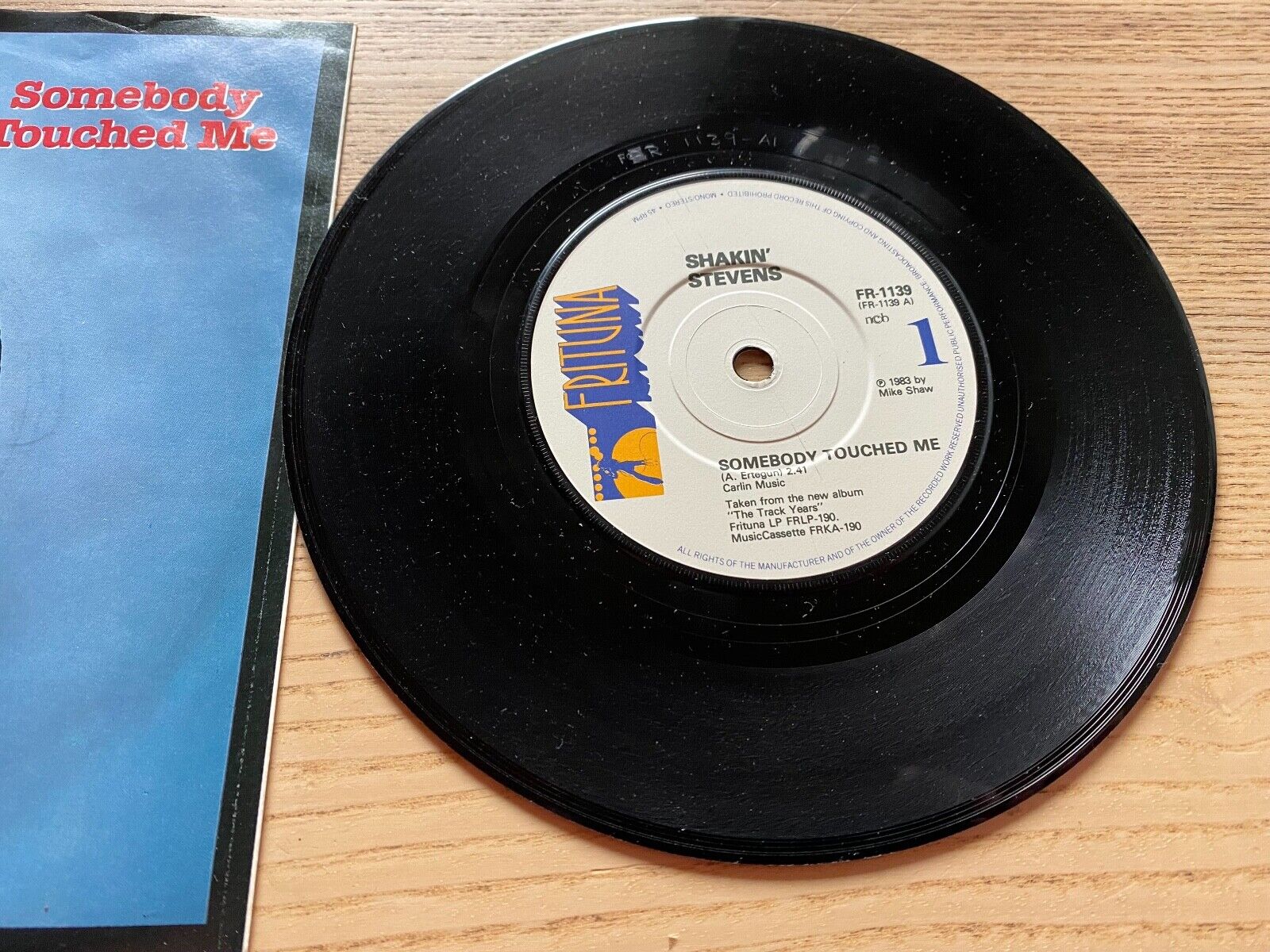 SHAKIN´ STEVENS "SOMEBODY TOUCHED ME / REBOUND" 1983 7" VINYL SINGLE NCB FRITUNA