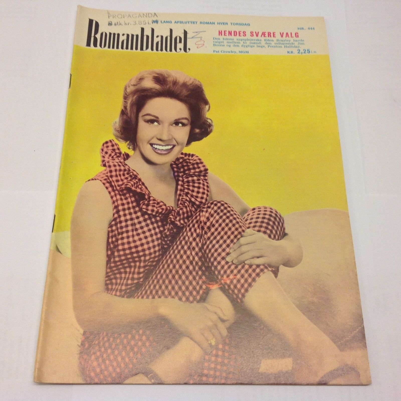 Pat Crowley MGM On Front Cover Photo Vintage 1960s Danish Magazine Romanbladet