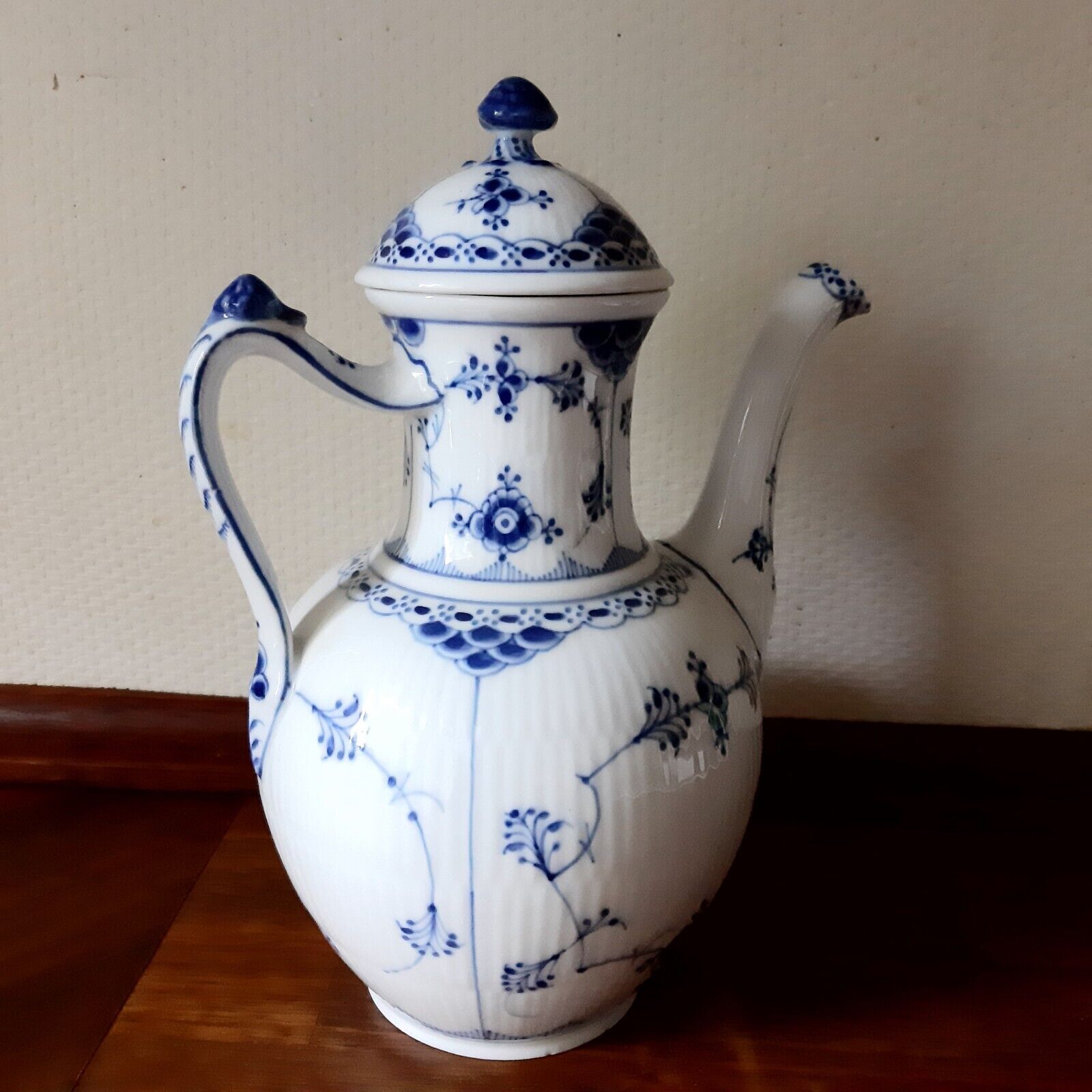 ANTIQUE pre-1923 Large Coffee Pot BLUE FLUTED HALF LACE # 1-519 Royal Copenhagen