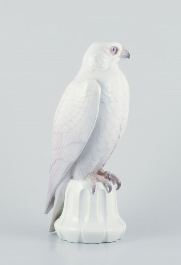 Dahl Jensen for Bing  Grøndahl Impressive porcelain figurine of falcon