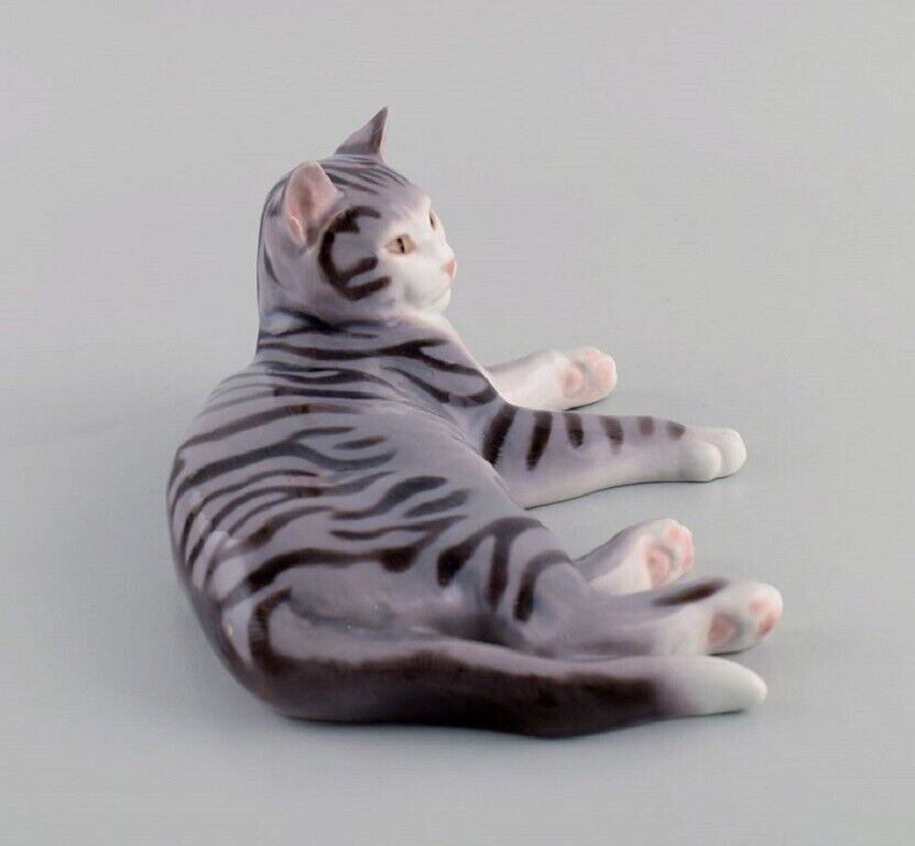 Rare Bing  Grøndahl porcelain figurine Lying cat Model number 2236