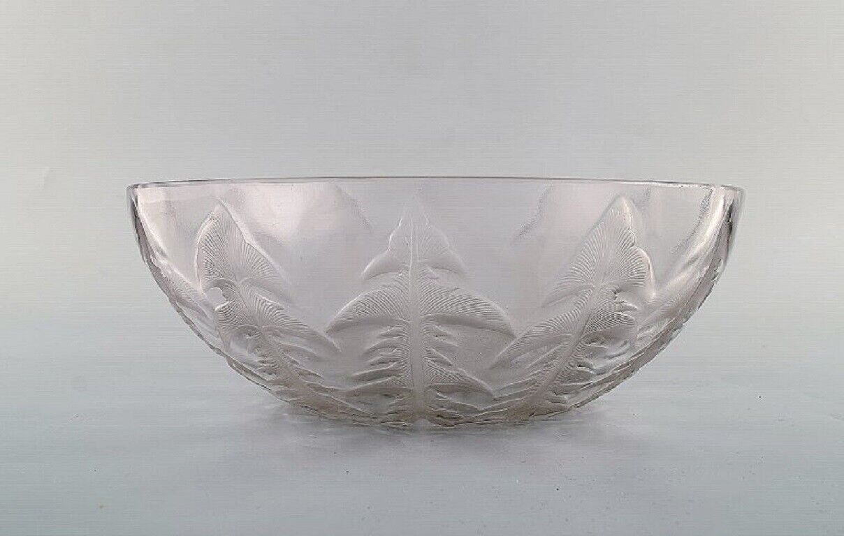 Early René Lalique Art Deco "Pissenlit" bowl in clear art glass