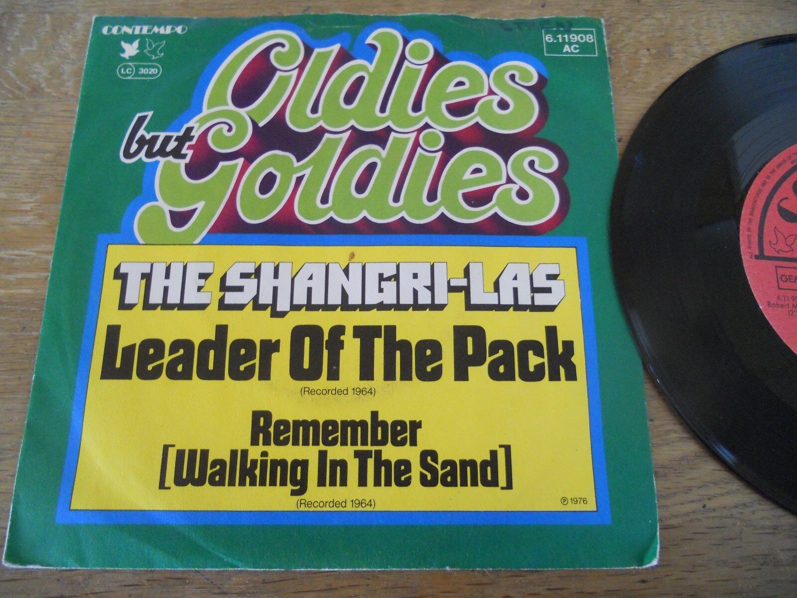 THE SHANGRI-LAS "LEADER OF THE PACK / REMEMBER (WALKING IN THE SAND)" 1976 GEMA*