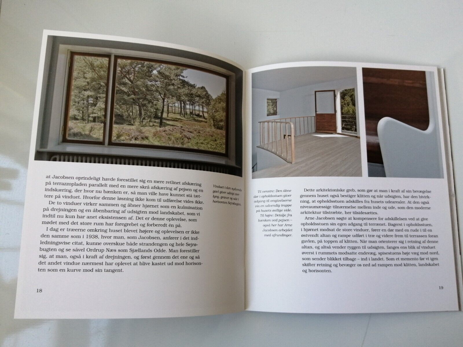 Danish bookletARNE JACOBSEN's Own SummerhouseRare booklet from 201332 pages