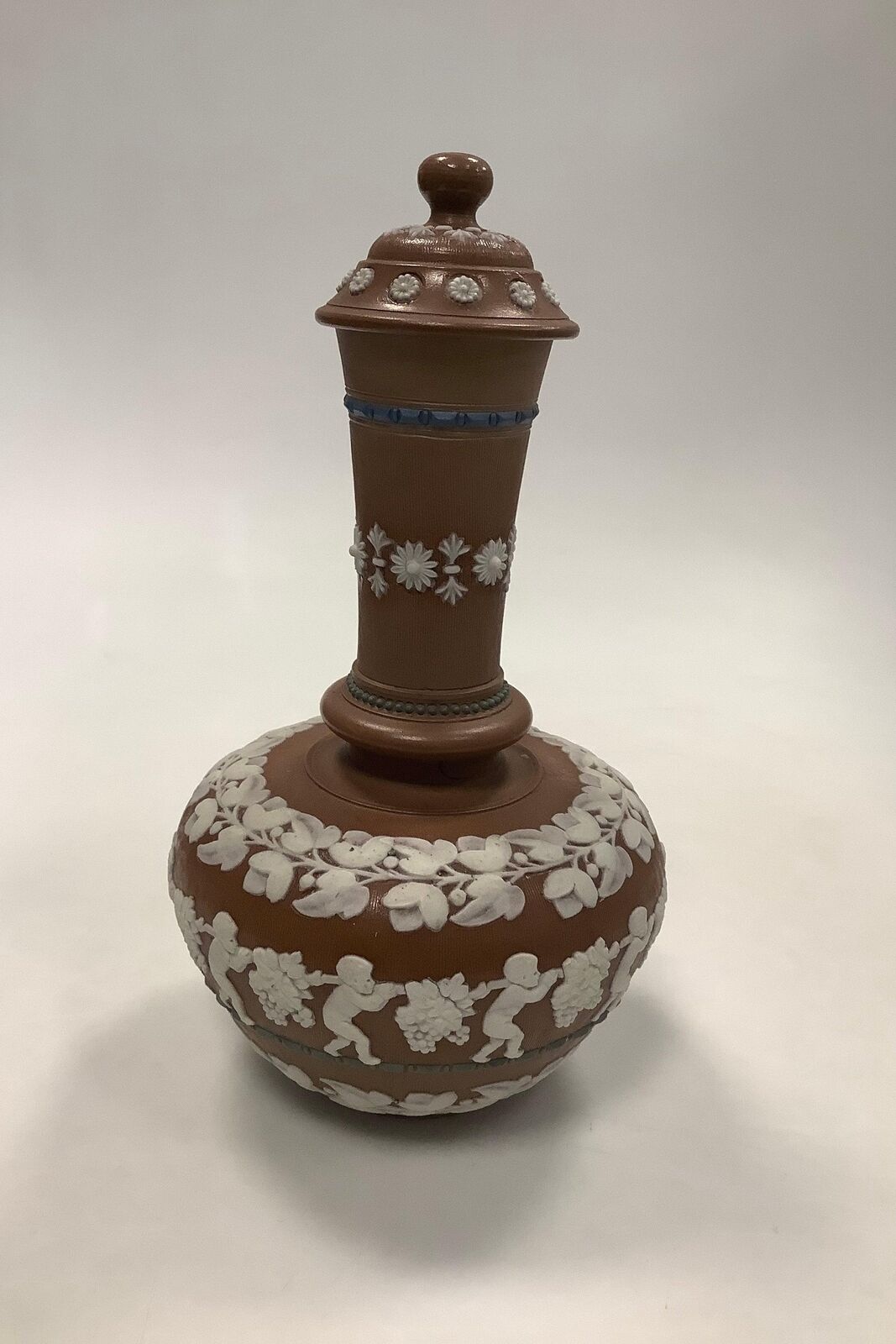 Doulton Silicon Lambeth Vase with Lid Measures 28cm / 1102 inch