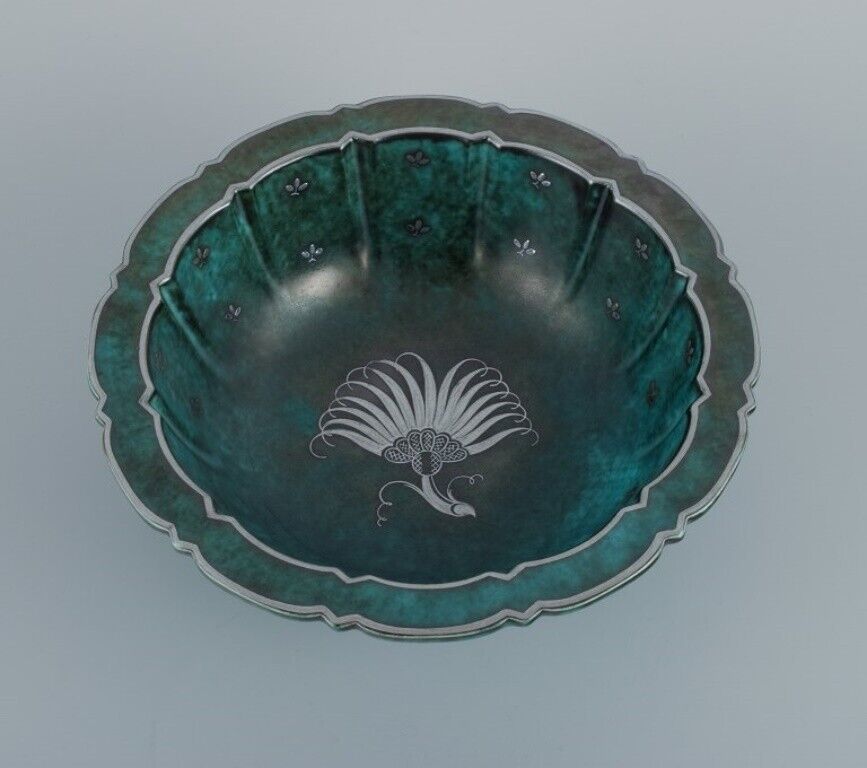 Wilhelm Kåge Gustavsberg Art Deco Argenta bowl decorated with silver inlay