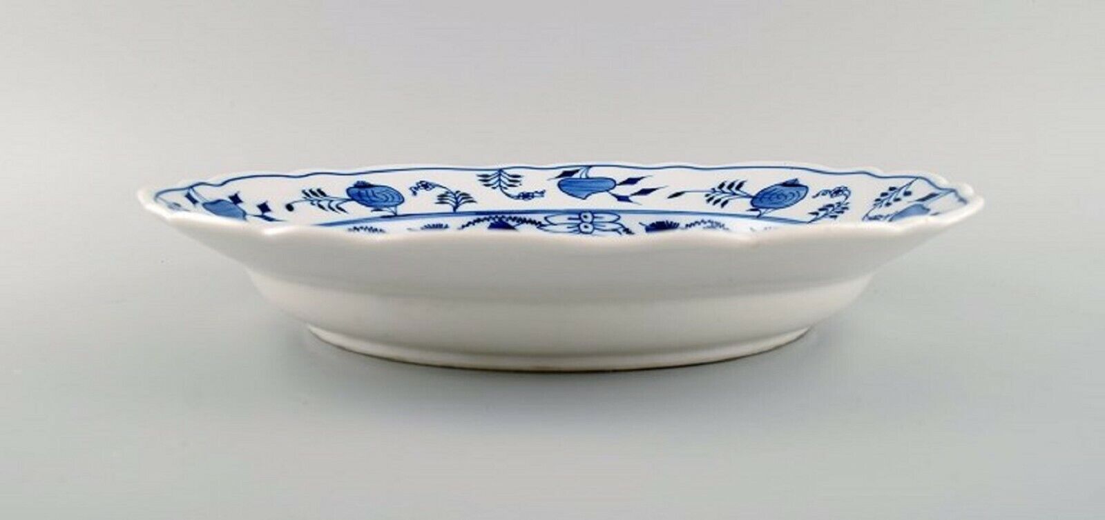 Stadt Meissen Blue Onion pattern Large bowl Mid-20th century