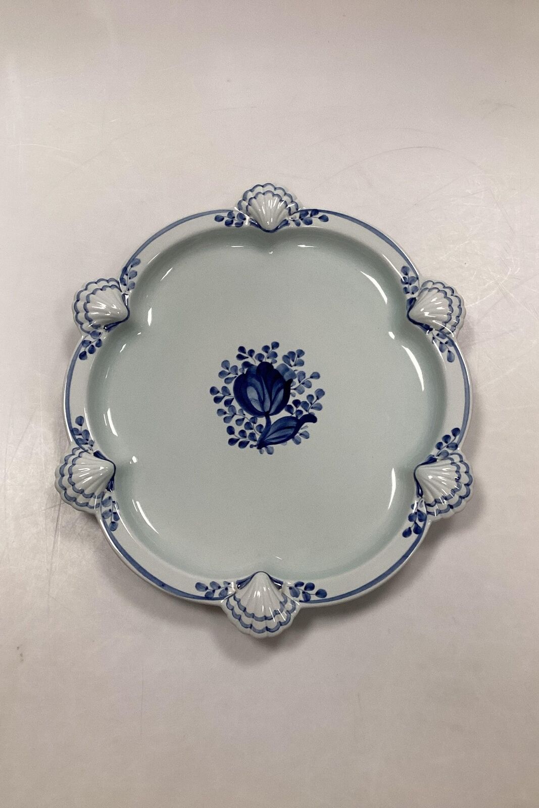 Royal Copenhagen/Aluminia Blue Tranquebar Dish with mussels No 3044/1048