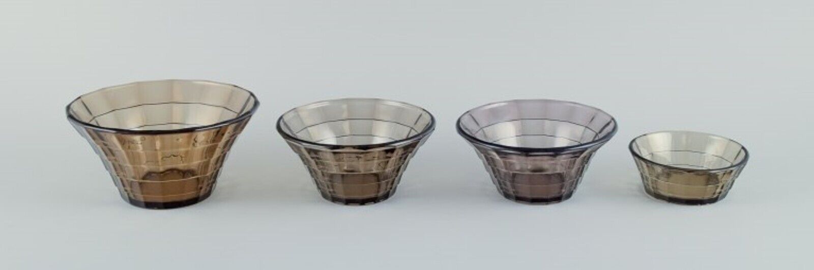 Simon Gate for Orrefors/Sandvik A set of four Art Deco bowls in glass