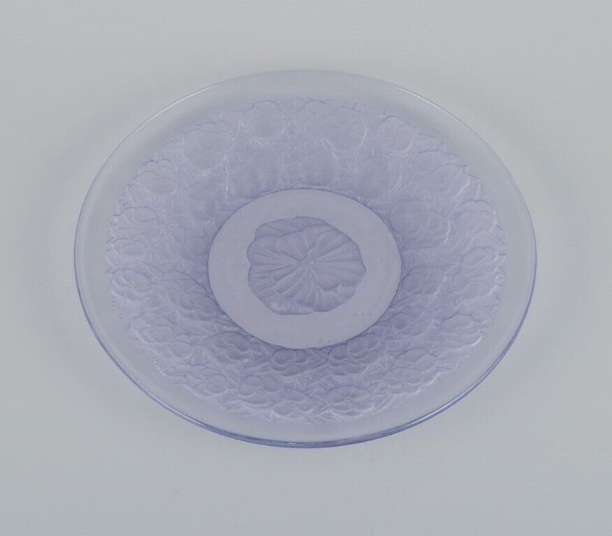 Lalique-style Set of ten plates designed with flower motifs in purple glass