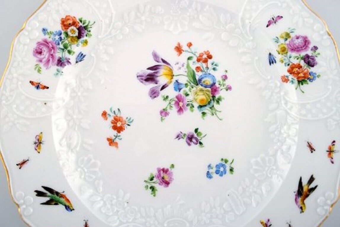 Antique Meissen plate in hand-painted porcelain with flowers and birds 19th C