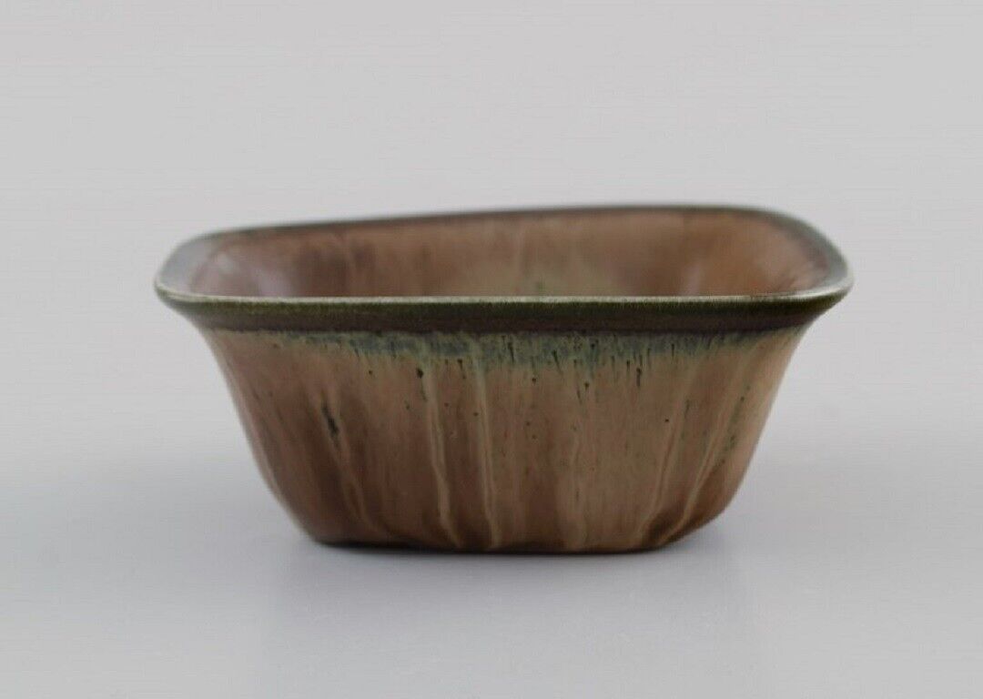 Gunnar Nylund (1904-1997) for Rörstrand Bowl in glazed ceramics Mid-20th C