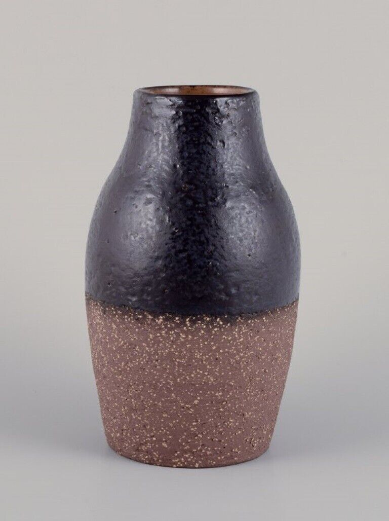 Mari Simmulson for Upsala Ekeby Onyx ceramic vase with glaze in black hues