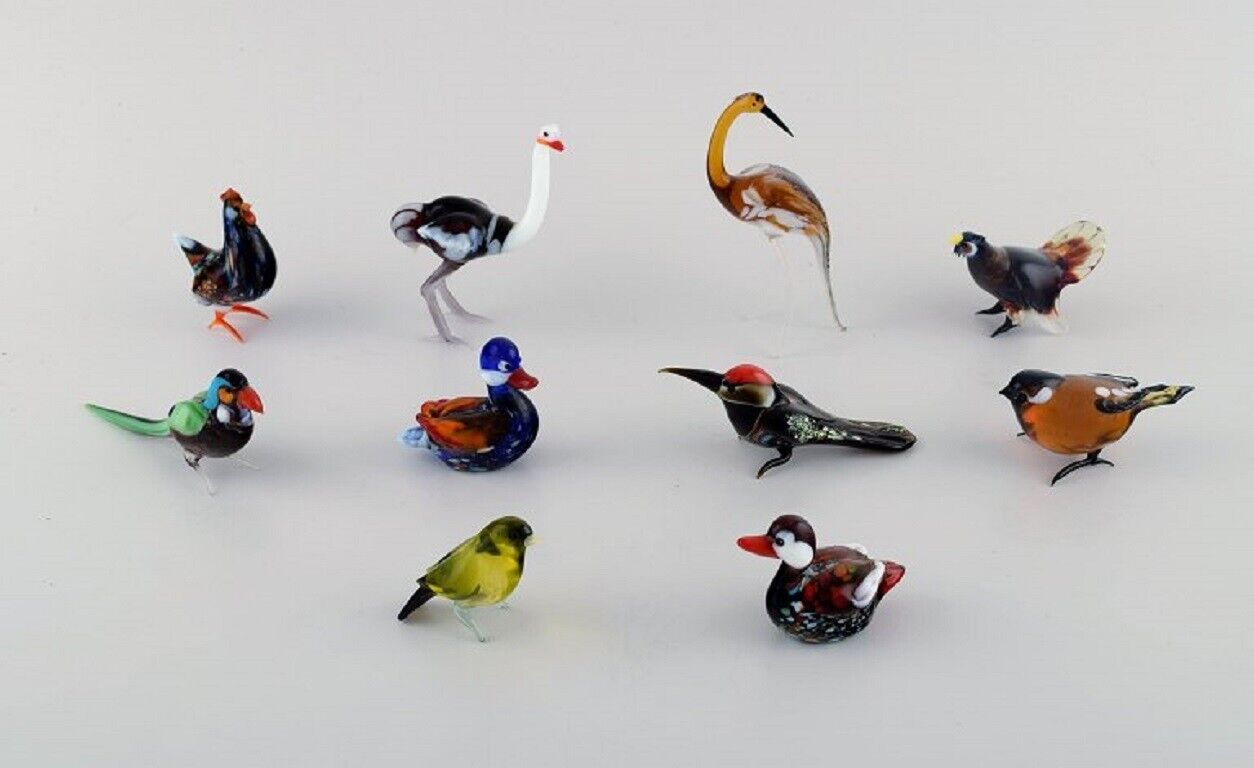 Swedish art glass Ten miniature figures in the form of birds 1970/80's