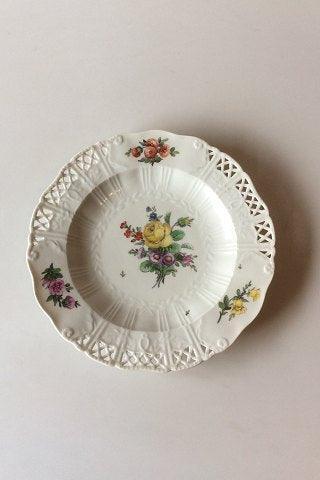 Royal Copenhagen Saxon Flower Dinner-/Fruit Plate Premium model with pierced