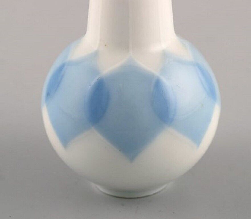 Bjørn Wiinblad for Rosenthal Lotus salt and pepper shaker in porcelain 1980's