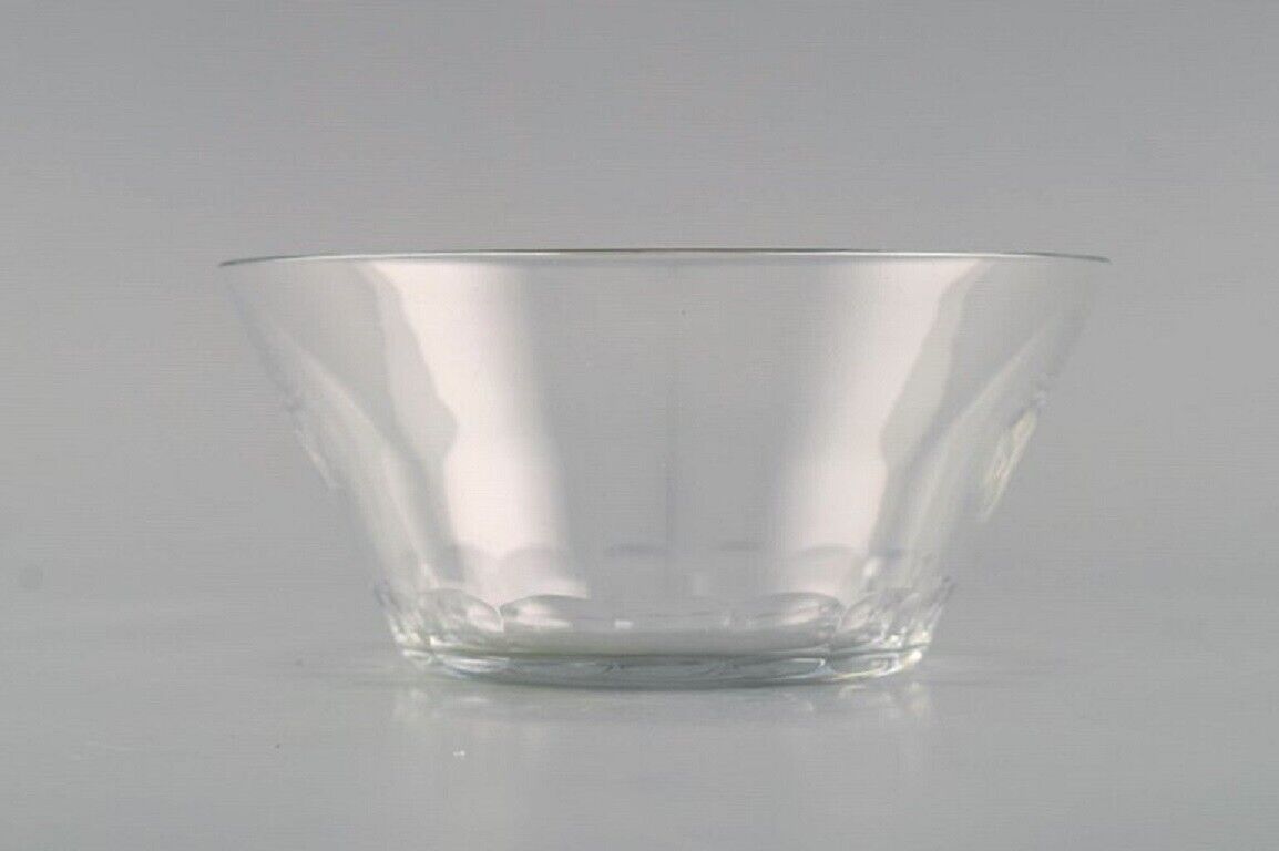 Baccarat France Seven rinsing bowls in clear mouth-blown crystal glass