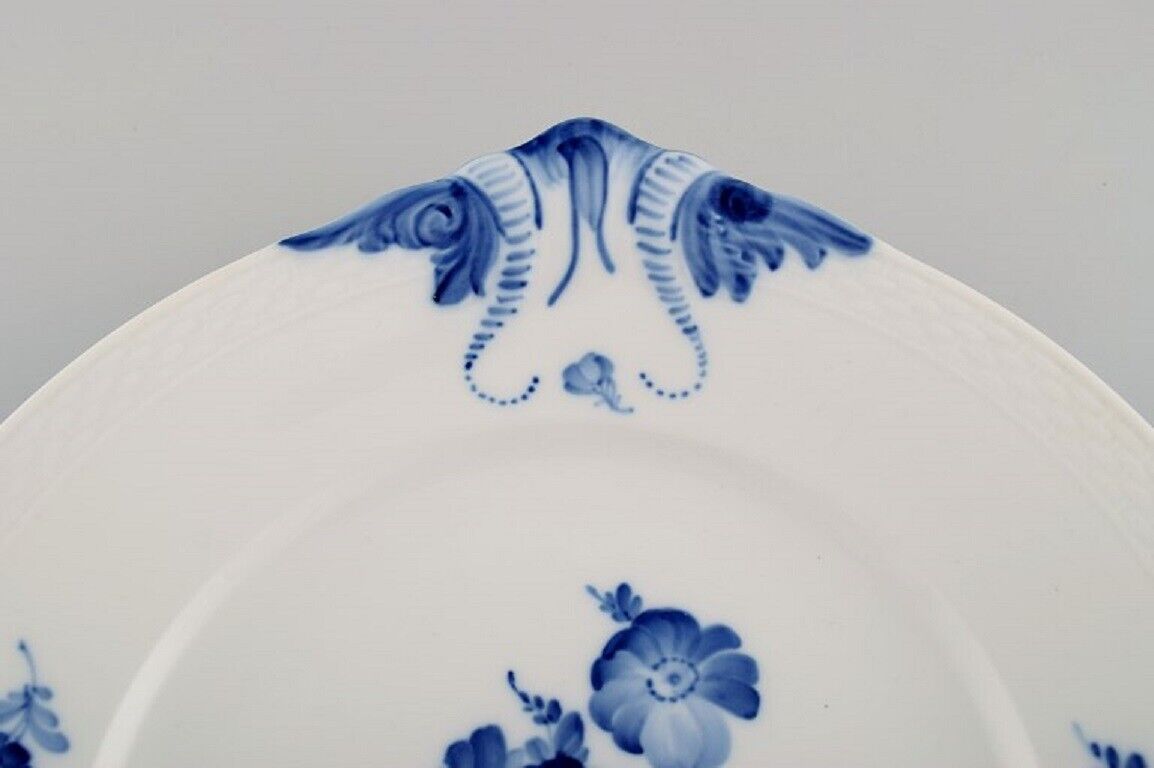 Royal Copenhagen Blue Flower Braided dish Model number 10/8162