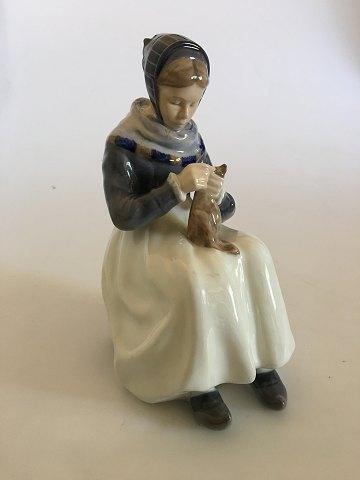 Royal Copenhagen Figurine of Woman with Cloth No 1317