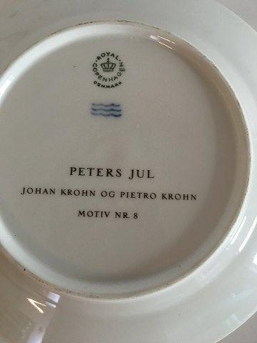 Royal Copenhagen Peter's Christmas Plate Motvie No 8