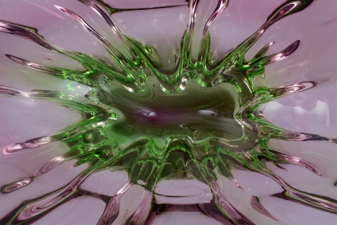 Murano Italy colossal waved bowl in green and purple art glass 1970s