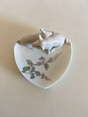 Royal Copenhagen Art Nouveau Dish with two pigs No 1233/953