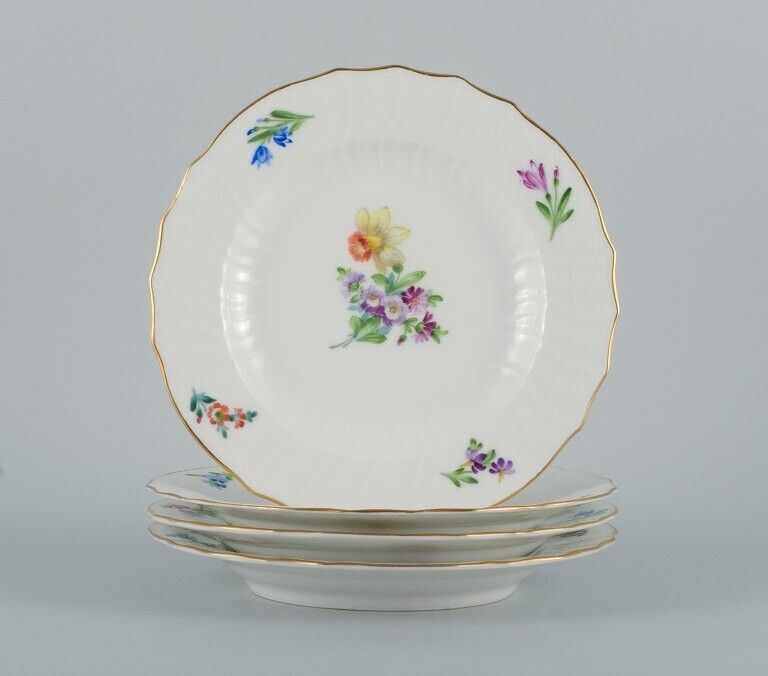 Royal Copenhagen Saxon Flower Four dinner plates in hand-painted porcelain