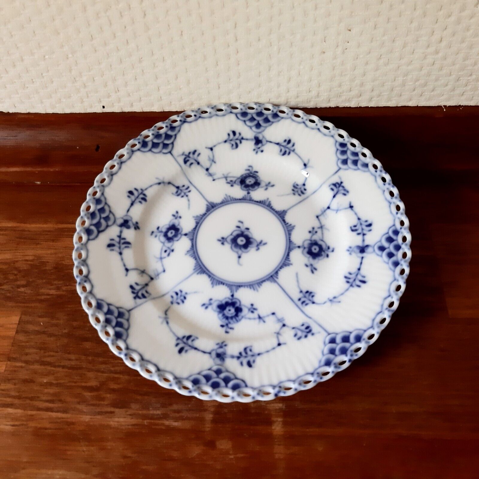 4 Old Plates 15 cm BLUE FLUTED FULL LACE # 1-1088 Royal Copenhagen 1937