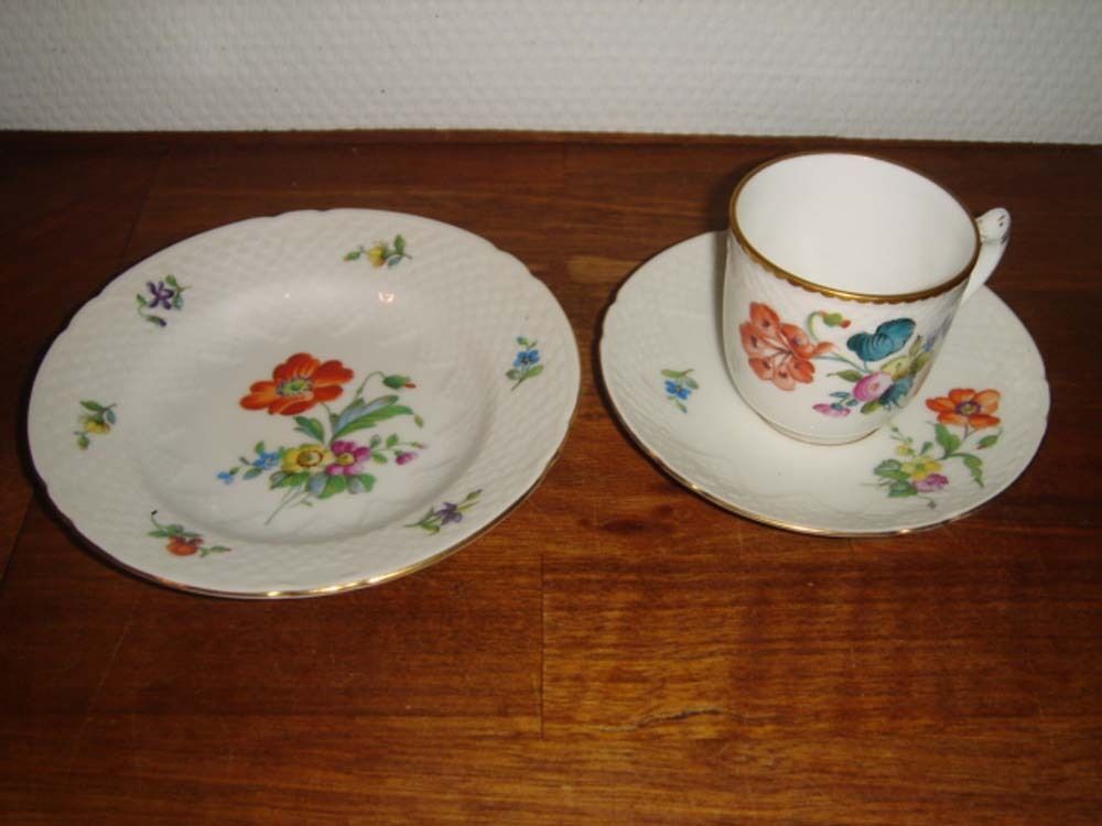 2 RARE Trio Tall MOCCA sets # 106 SAXON FLOWER Bing  Grondahl Royal Copenhagen