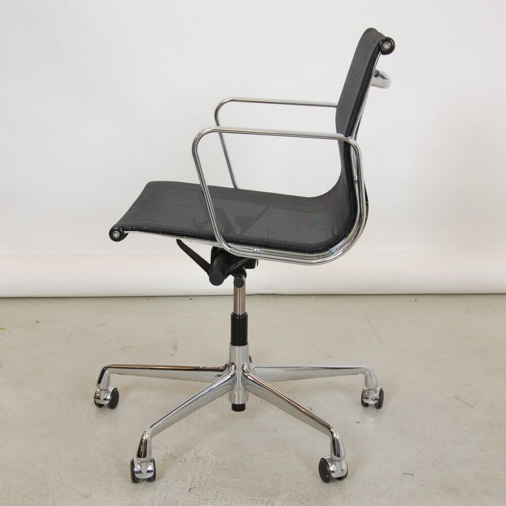 Charles Eames Office chair model EA-117 in black mesh by vitra