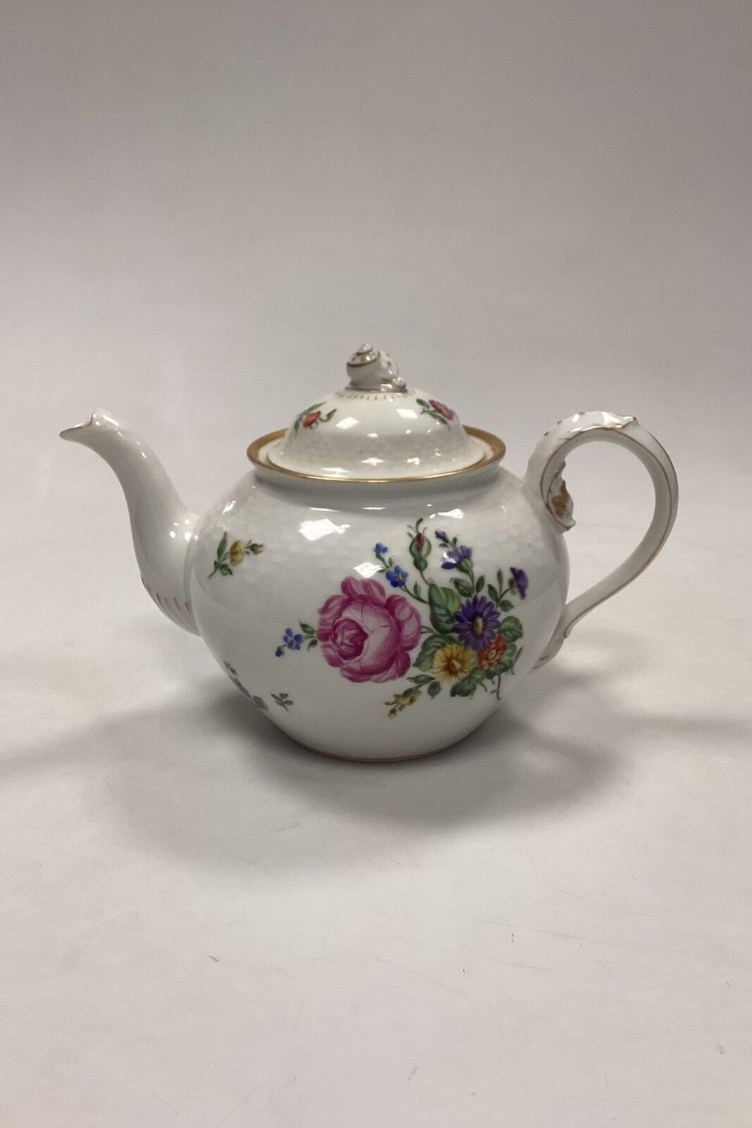 Bing and Grondahl Saxon Flower White Medium Teapot No 92