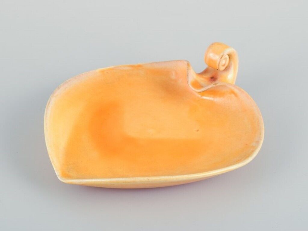 Kähler heart-shaped ceramic dish Uranium glaze 1930s/1940s