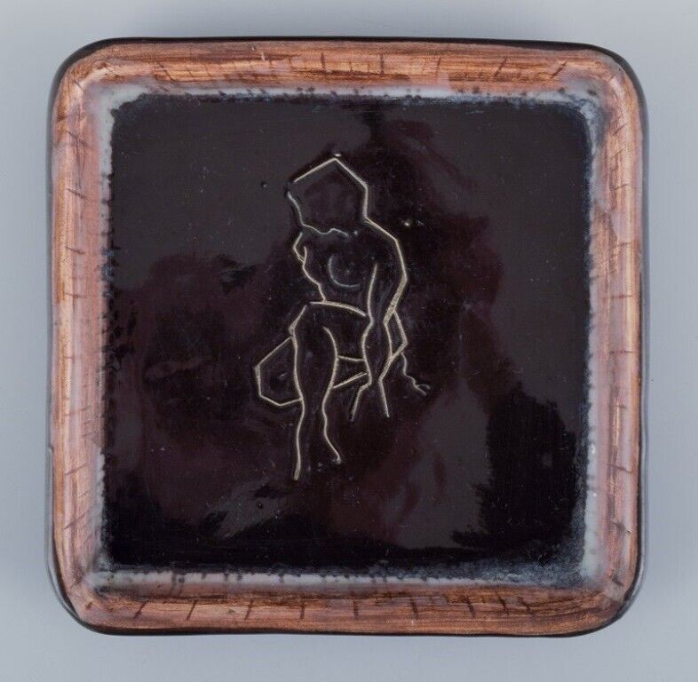 Atelier Cerenne Vallauris France Handmade dish with motif of a nude woman