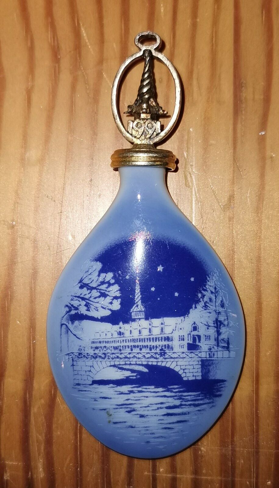 Bing  Grøndahl Christmas porcelain ornament 1991 Børsen Copenhagen Denmark