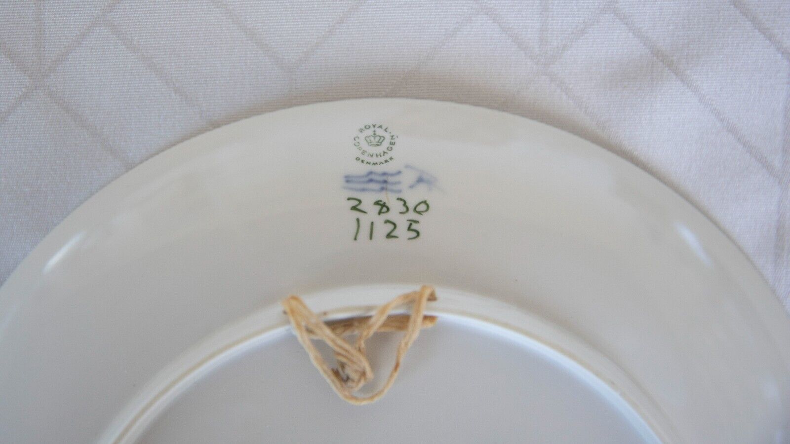 1944 Royal Copenhagen plate with flower branch - Very good condition!