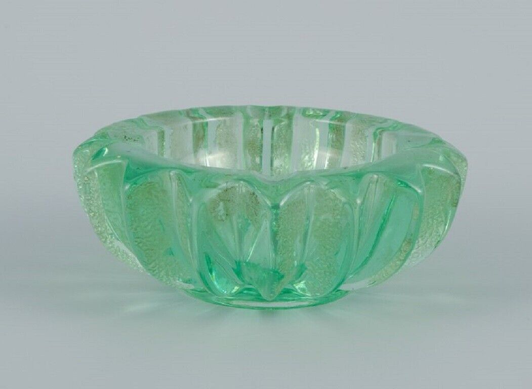 Pierre Gire (1901-1984) aka  Pierre d'Avesn Green art glass bowl