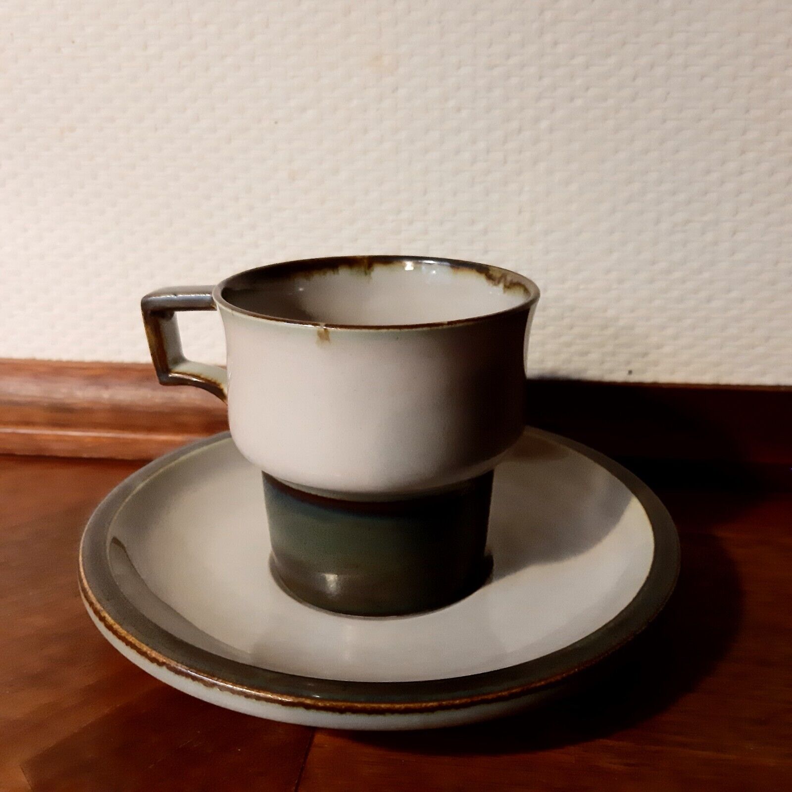 2 Coffee Sets - 2 Cups  2 Saucers - TEMA  # 305 Bing  Grondahl Denmark Fact 1