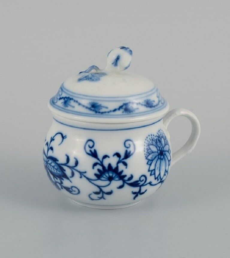 Meissen three Blue Onion cream cups Approx 1900