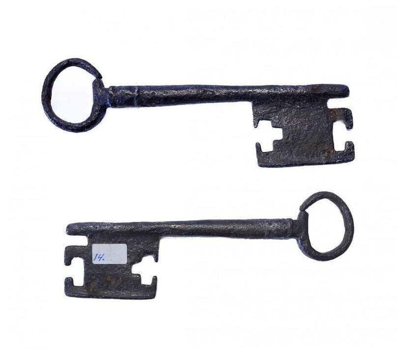 *SC*VERY EARLY EUROPEAN IRON KEY MEDIVAL 13TH-14TH CENTURY