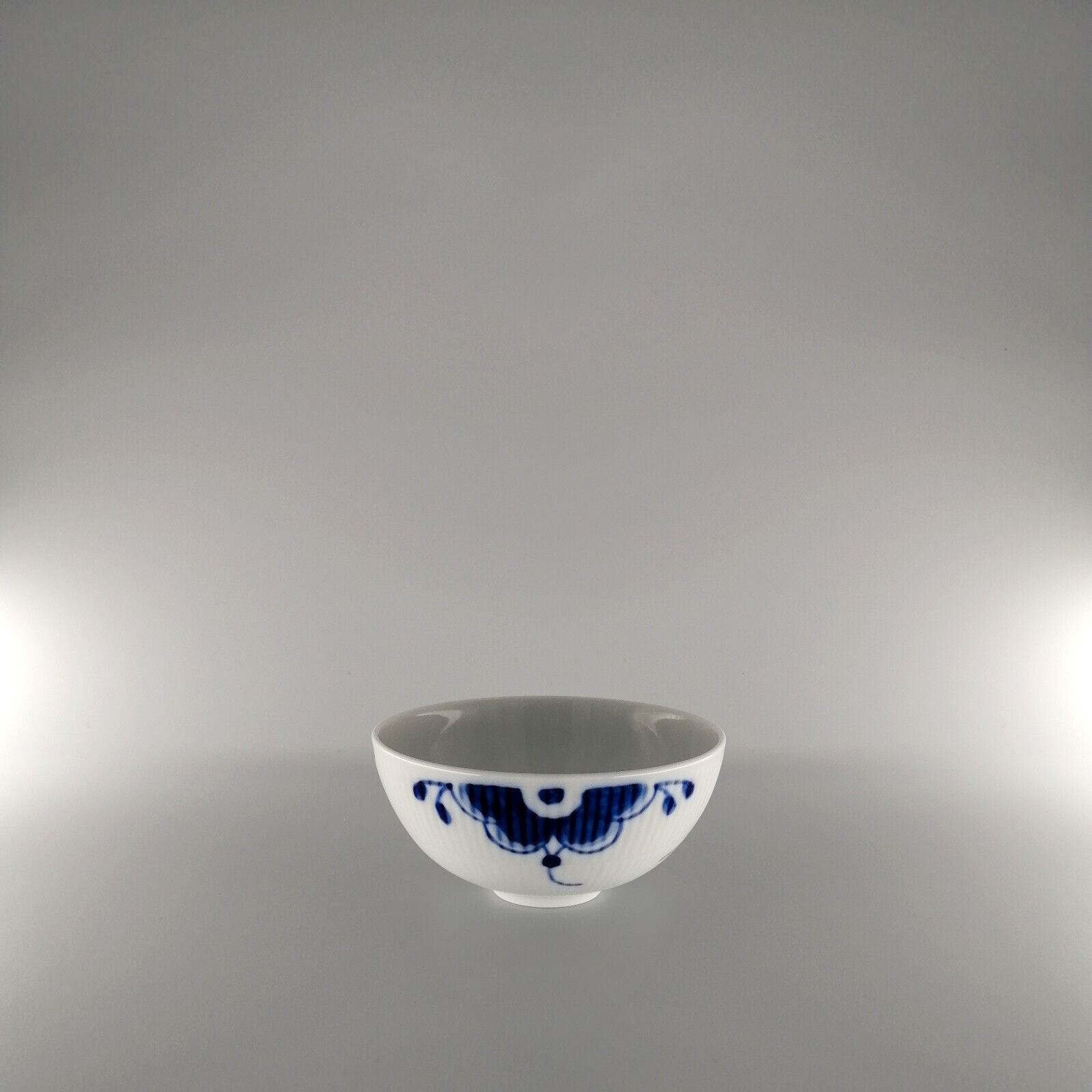 Royal Copenhagen Blue Fluted Mega Bowl (115 cm / 25 cl) - #572ab