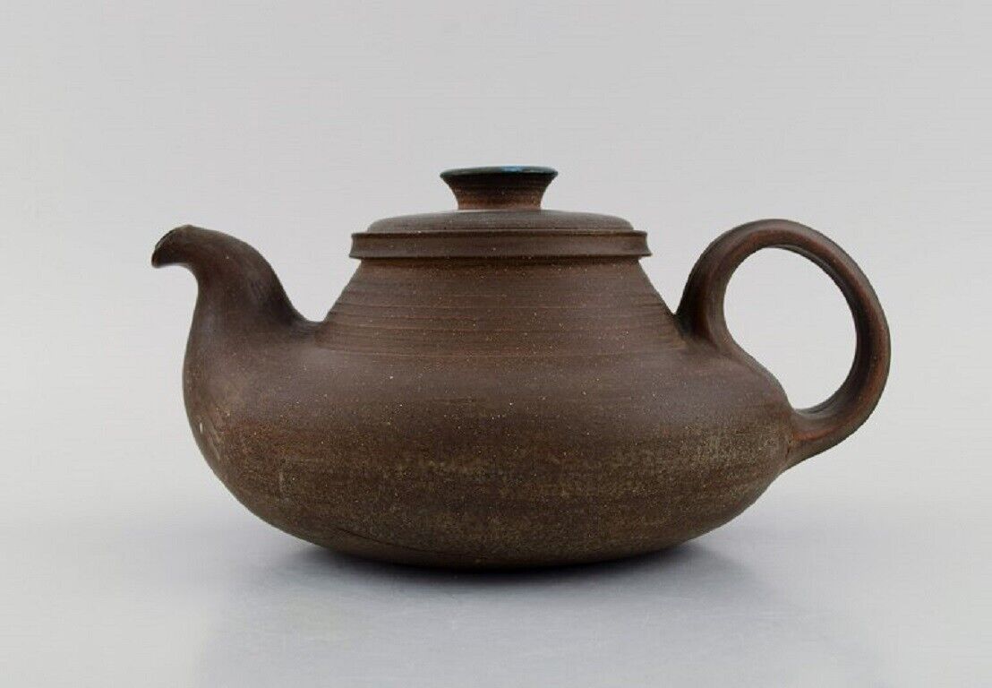 Nils Kähler (1906-1979) for Kähler Ceramic teapot with blue glazed lid knob