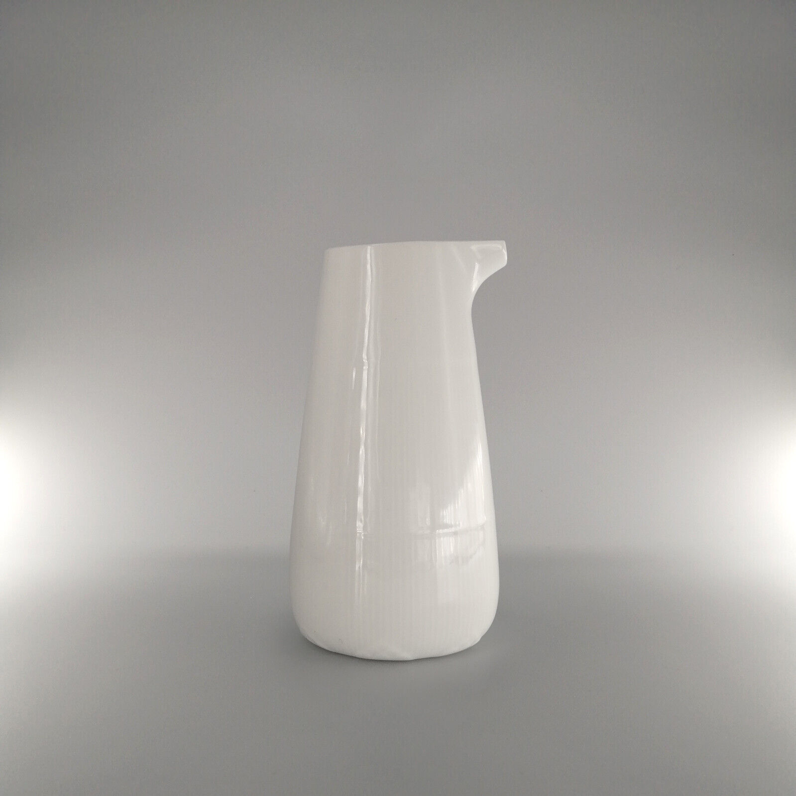 Royal Copenhagen White Elements Jug (18 cm / 70 cl) - #442