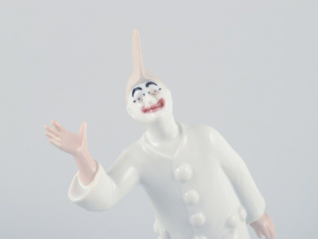 Bing  Grøndahl Pierrot porcelain figurine Model number: 2353