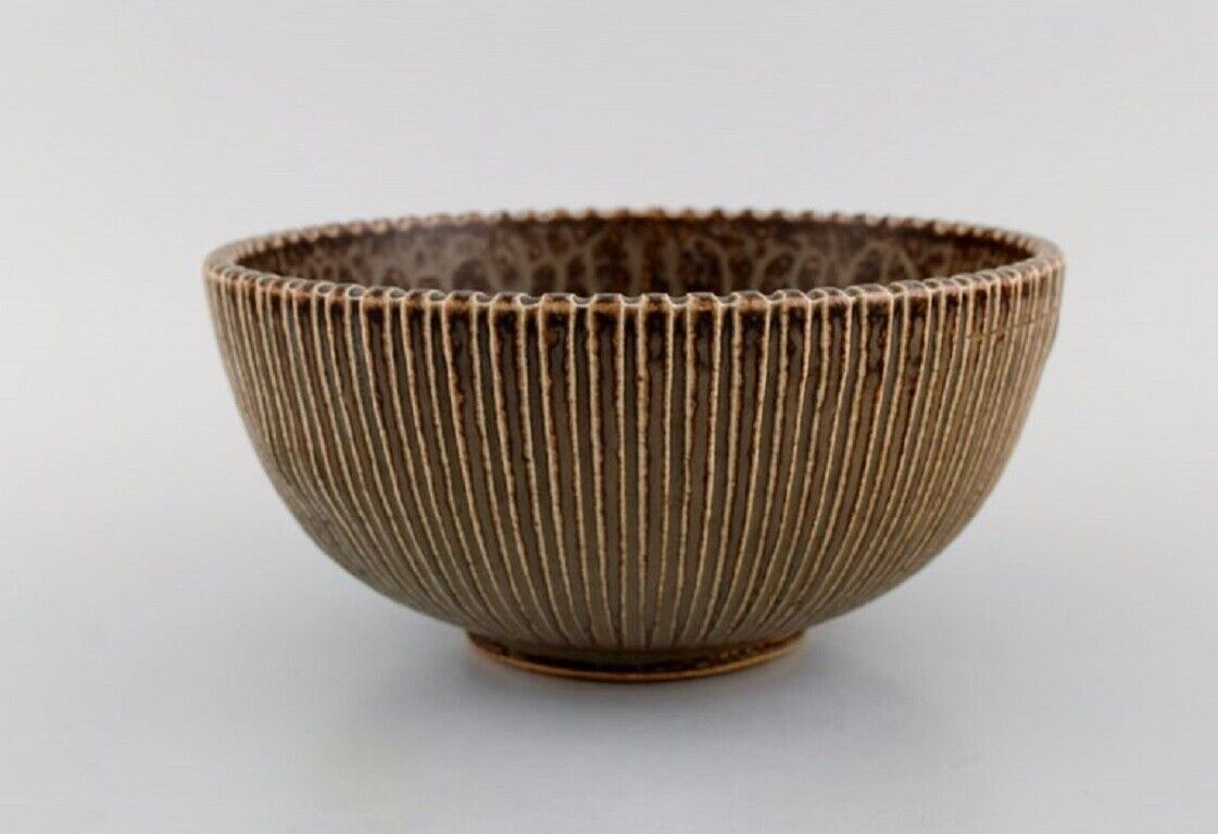 Arne Bang (1901-1983) Denmark Bowl in glazed ceramics with grooved body